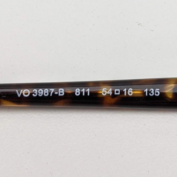 🕶️Vogue VO3987-B 811 Eyeglasses 54/16 135 /KAI558🕶️ - Picture 3 of 6
